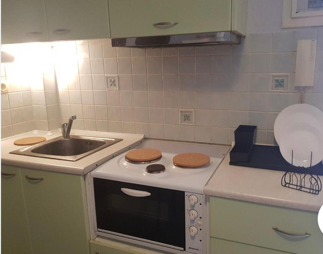 Cozy Minimal Apartment Пірей Екстер'єр фото