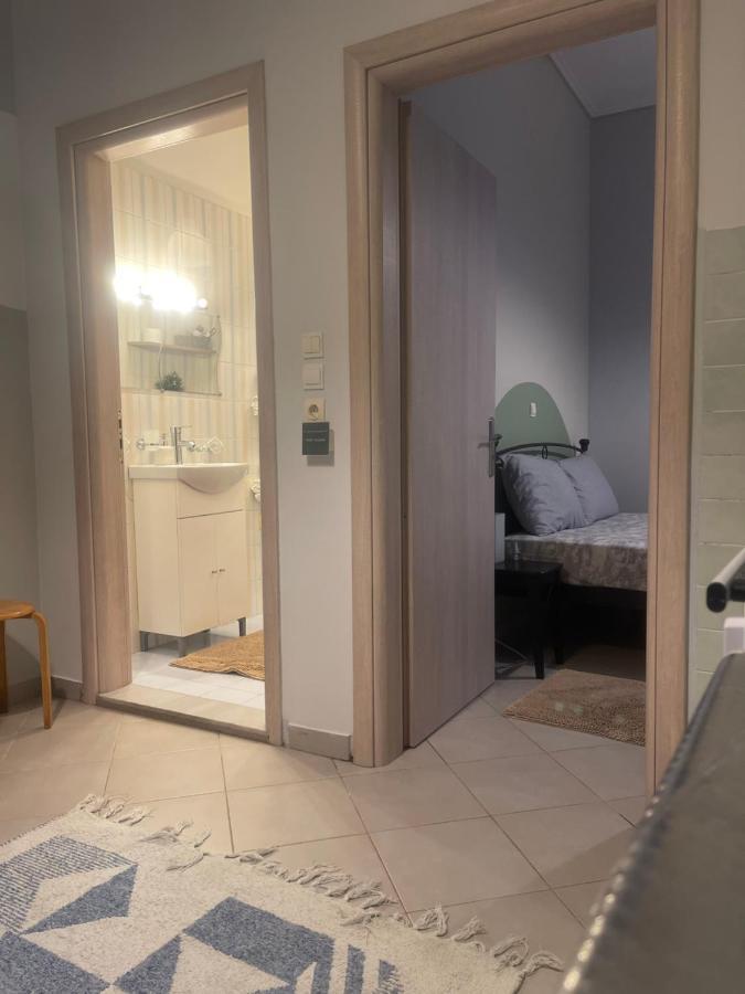 Cozy Minimal Apartment Пірей Екстер'єр фото