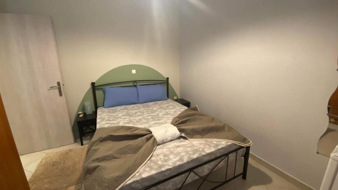 Cozy Minimal Apartment Пірей Екстер'єр фото