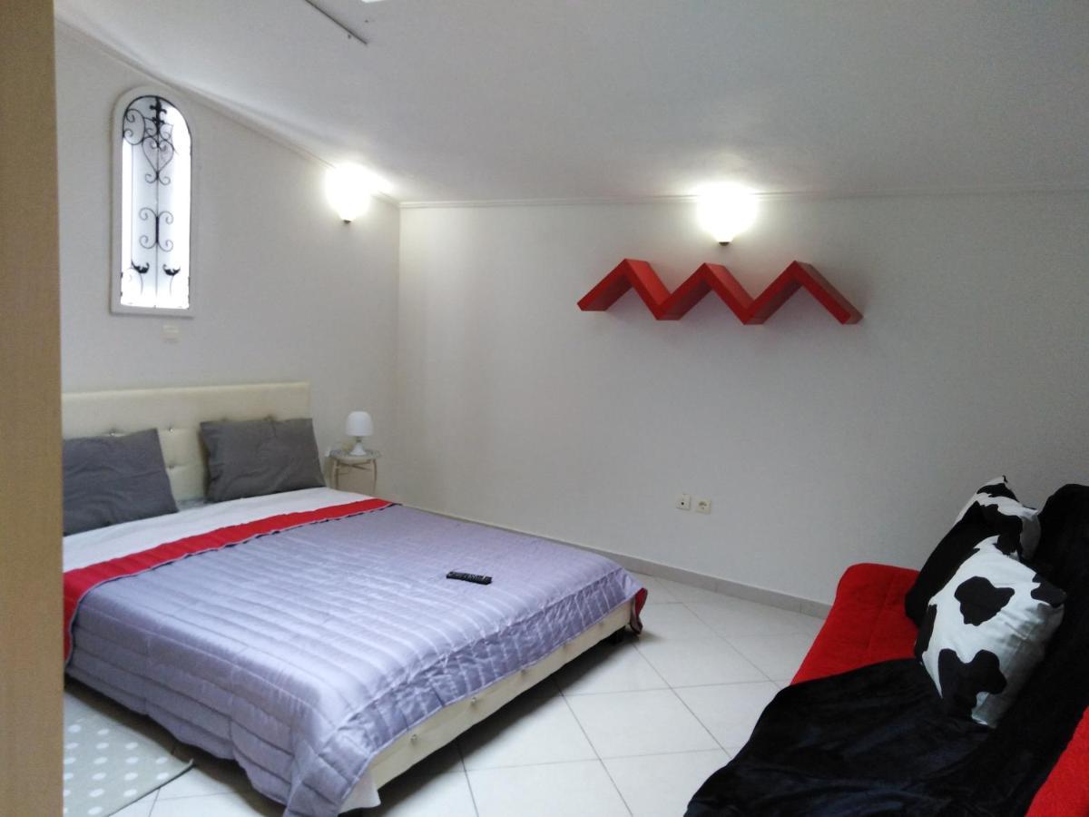 Cozy Minimal Apartment Пірей Екстер'єр фото